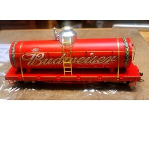 Bradford Exchange Budweiser Express HO Scale Tank Car Red Holiday 14-00432-005